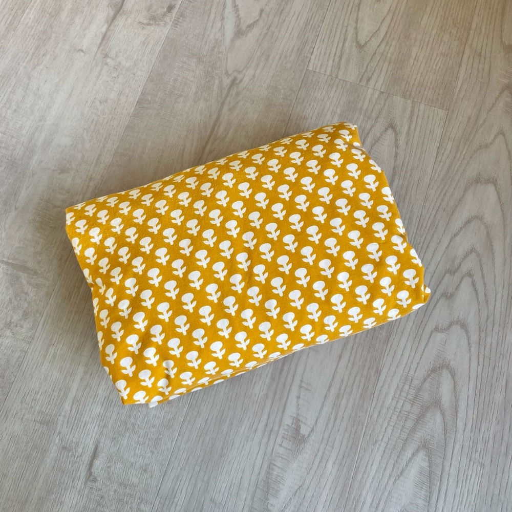 Simons Yellow and White Bedding Sheet